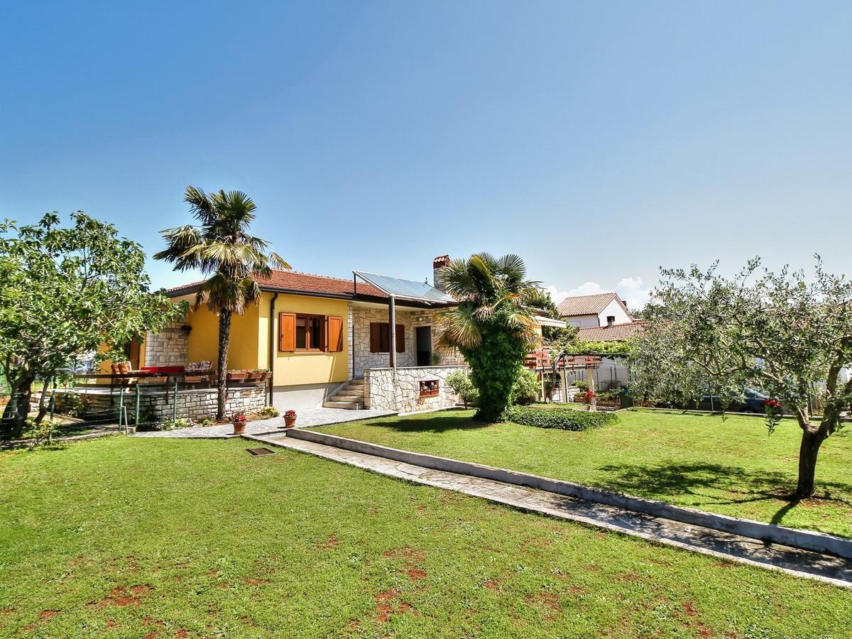 Lovric House With Apartments Umag Extérieur photo