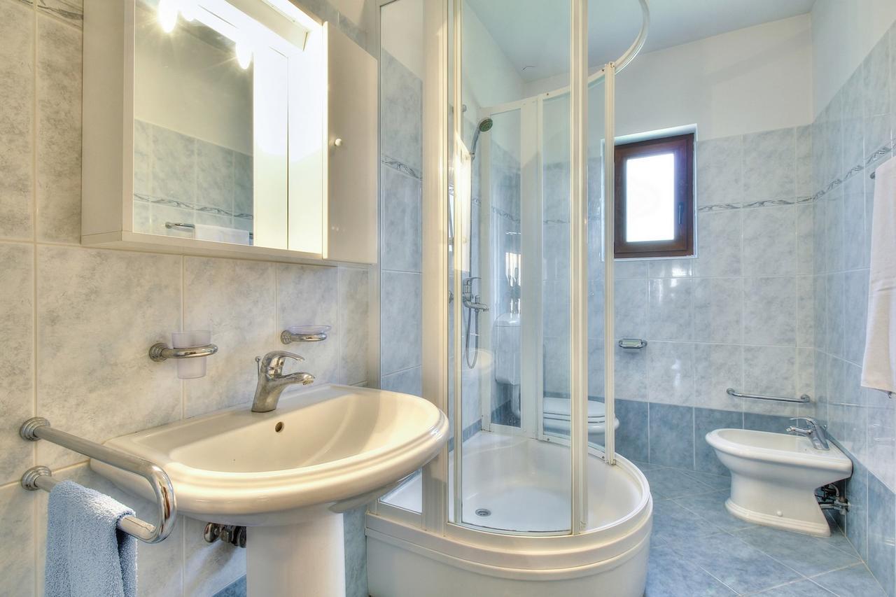 Lovric House With Apartments Umag Extérieur photo