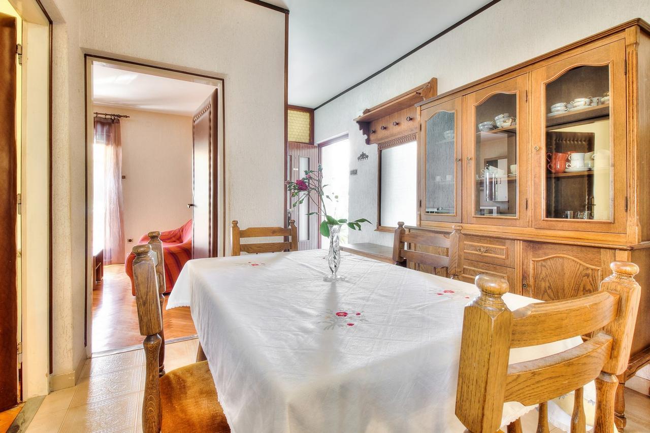 Lovric House With Apartments Umag Extérieur photo