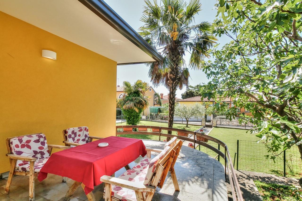 Lovric House With Apartments Umag Extérieur photo
